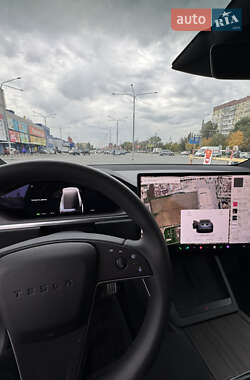 Позашляховик / Кросовер Tesla Model X 2024 в 