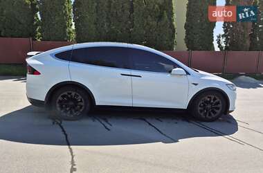 Позашляховик / Кросовер Tesla Model X 2016 в 