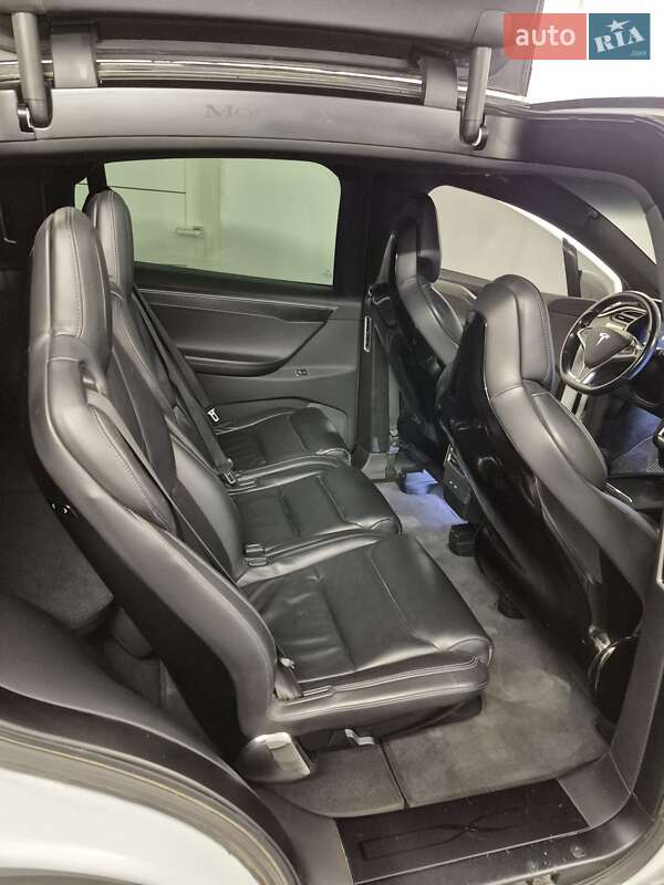 Внедорожник / Кроссовер Tesla Model X 2016 в Тернополе