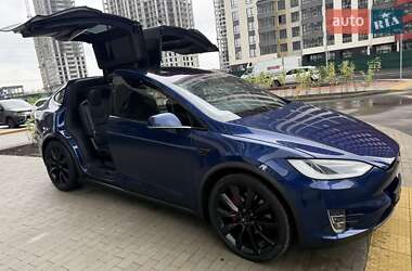 Позашляховик / Кросовер Tesla Model X 2019 в 