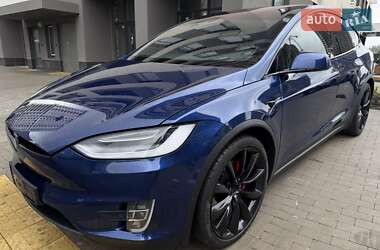 Позашляховик / Кросовер Tesla Model X 2019 в 