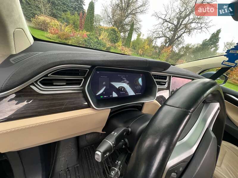Внедорожник / Кроссовер Tesla Model X 2016 в Киеве