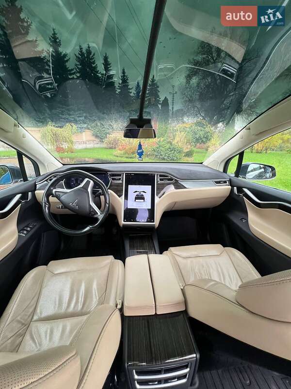 Внедорожник / Кроссовер Tesla Model X 2016 в Киеве
