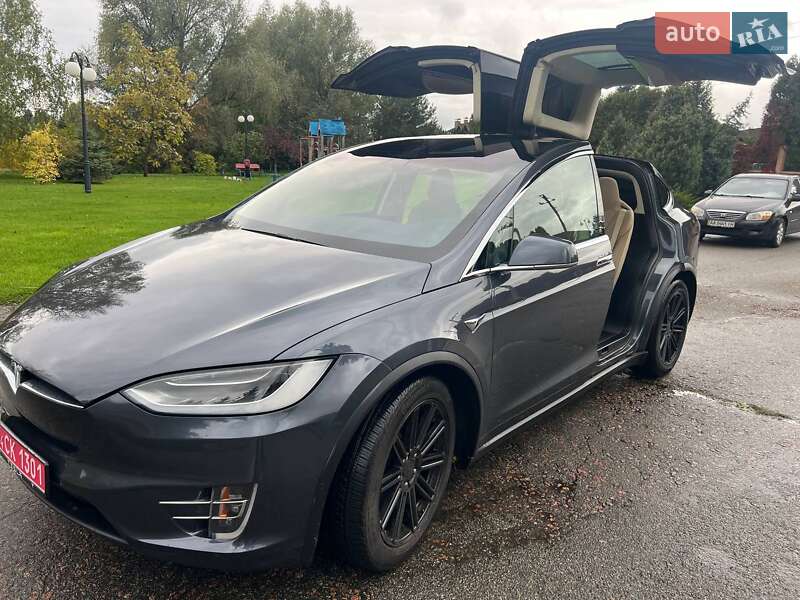 Внедорожник / Кроссовер Tesla Model X 2016 в Киеве