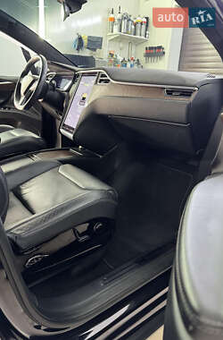 Внедорожник / Кроссовер Tesla Model X 2016 в 