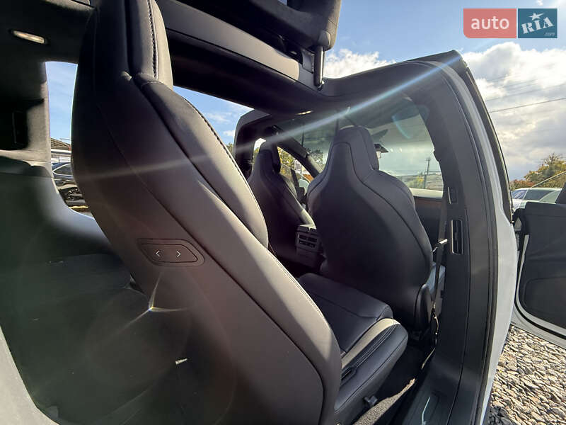 Позашляховик / Кросовер Tesla Model X 2019 в Умані
