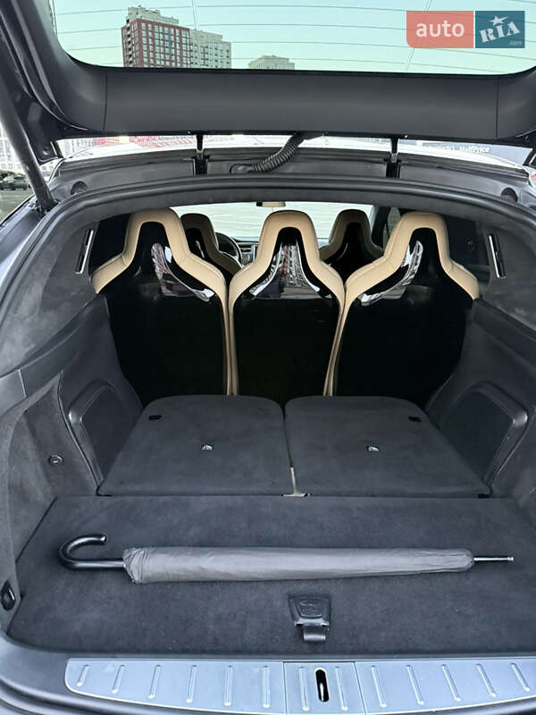 Позашляховик / Кросовер Tesla Model X 2016 в Києві