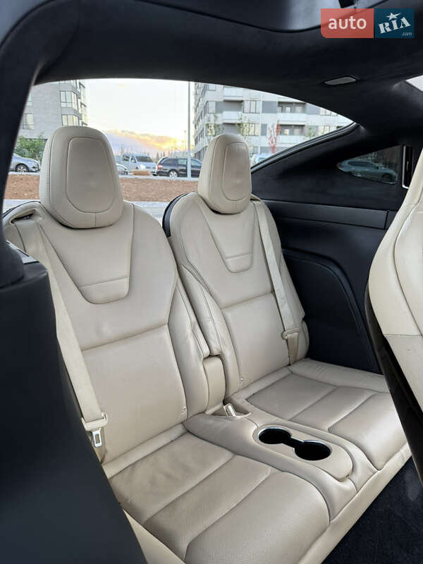 Позашляховик / Кросовер Tesla Model X 2016 в Києві