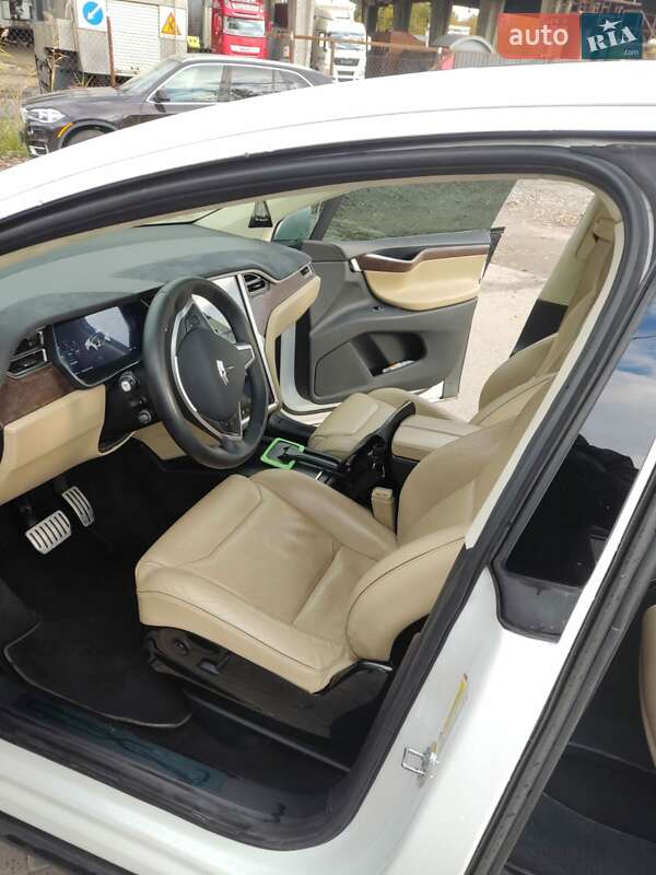 Внедорожник / Кроссовер Tesla Model X 2015 в Львове фото 18 Внедорожник / Кроссовер Tesla Model X 2015 в Львове