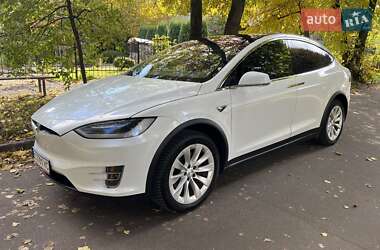 Позашляховик / Кросовер Tesla Model X 2018 в  фото 8 Позашляховик / Кросовер Tesla Model X 2018 в