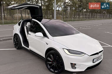 Позашляховик / Кросовер Tesla Model X 2017 в 