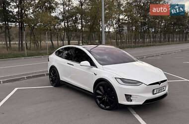 Позашляховик / Кросовер Tesla Model X 2017 в 