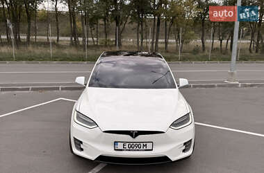 Позашляховик / Кросовер Tesla Model X 2017 в 