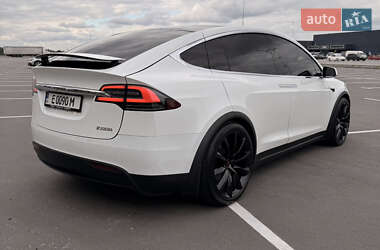 Позашляховик / Кросовер Tesla Model X 2017 в 