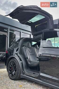 Позашляховик / Кросовер Tesla Model X 2018 в 