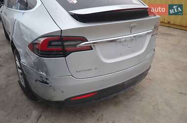 Позашляховик / Кросовер Tesla Model X 2018 в 