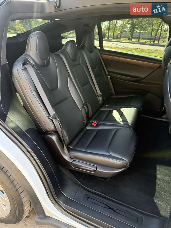 Внедорожник / Кроссовер Tesla Model X 2020 в Сумах