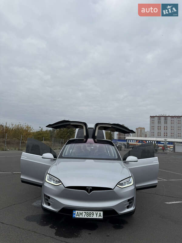 Внедорожник / Кроссовер Tesla Model X 2016 в Киеве