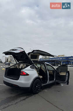 Позашляховик / Кросовер Tesla Model X 2016 в 