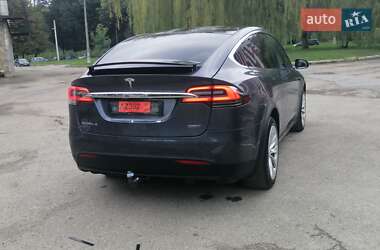 Позашляховик / Кросовер Tesla Model X 2017 в 