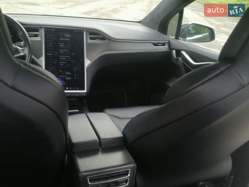 Внедорожник / Кроссовер Tesla Model X 2017 в Ивано-Франковске