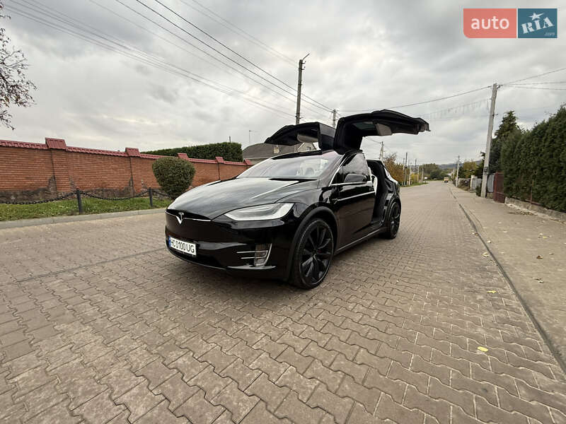 Позашляховик / Кросовер Tesla Model X 2019 в Львові