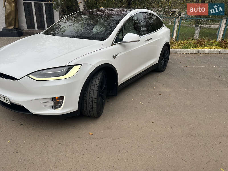 Позашляховик / Кросовер Tesla Model X 2016 в Харкові фото 3 Позашляховик / Кросовер Tesla Model X 2016 в Харкові
