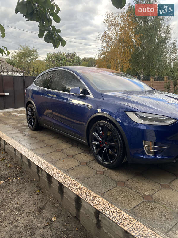 Позашляховик / Кросовер Tesla Model X 2017 в Кам'янському