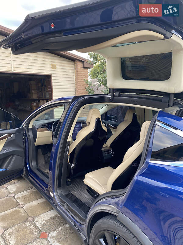 Позашляховик / Кросовер Tesla Model X 2017 в Кам'янському