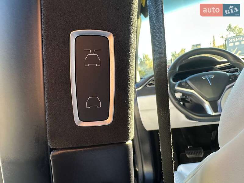 Внедорожник / Кроссовер Tesla Model X 2017 в Львове фото 18 Внедорожник / Кроссовер Tesla Model X 2017 в Львове