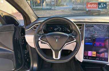 Позашляховик / Кросовер Tesla Model X 2017 в Львові