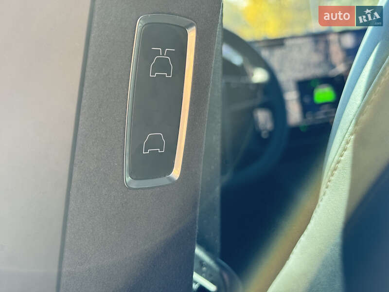 Позашляховик / Кросовер Tesla Model X 2024 в Києві фото 40 Позашляховик / Кросовер Tesla Model X 2024 в Києві