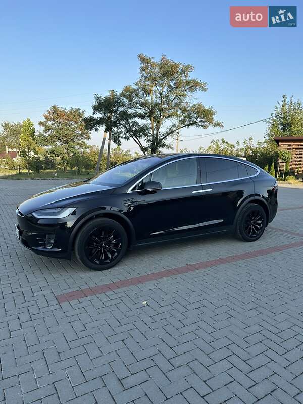 Внедорожник / Кроссовер Tesla Model X 2017 в Золочеве фото 17 Внедорожник / Кроссовер Tesla Model X 2017 в Золочеве