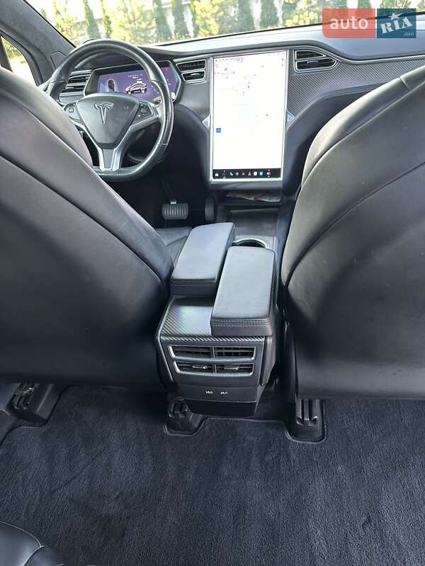 Внедорожник / Кроссовер Tesla Model X 2017 в Золочеве фото 27 Внедорожник / Кроссовер Tesla Model X 2017 в Золочеве