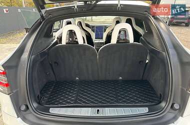 Позашляховик / Кросовер Tesla Model X 2016 в 