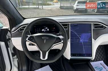 Позашляховик / Кросовер Tesla Model X 2016 в 