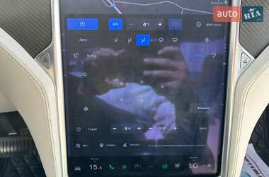 Позашляховик / Кросовер Tesla Model X 2016 в 