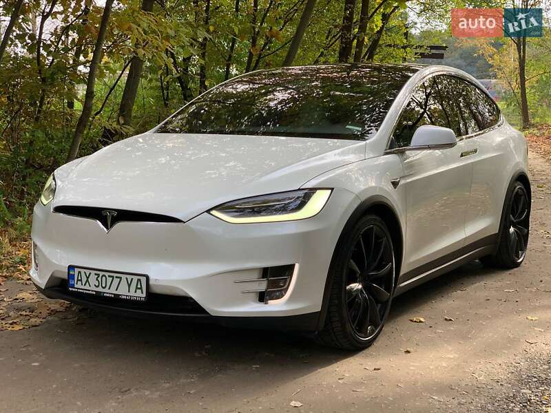 Tesla Model X 2019