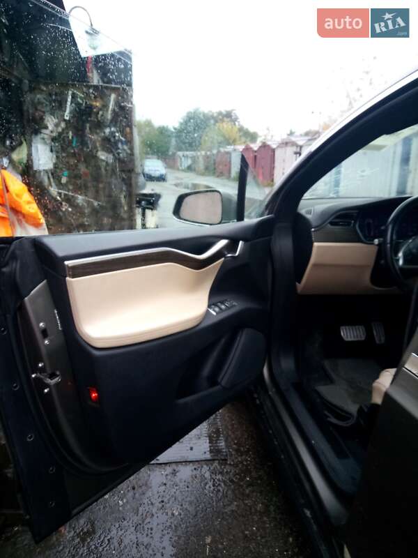 Внедорожник / Кроссовер Tesla Model X 2016 в Киеве фото 11 Внедорожник / Кроссовер Tesla Model X 2016 в Киеве