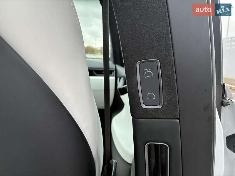 Позашляховик / Кросовер Tesla Model X 2020 в Києві фото 31 Позашляховик / Кросовер Tesla Model X 2020 в Києві