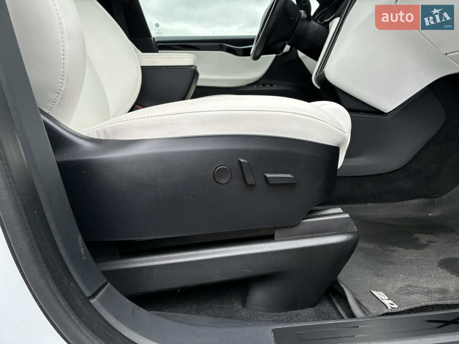 2020 Tesla Model X - мініатюра 33