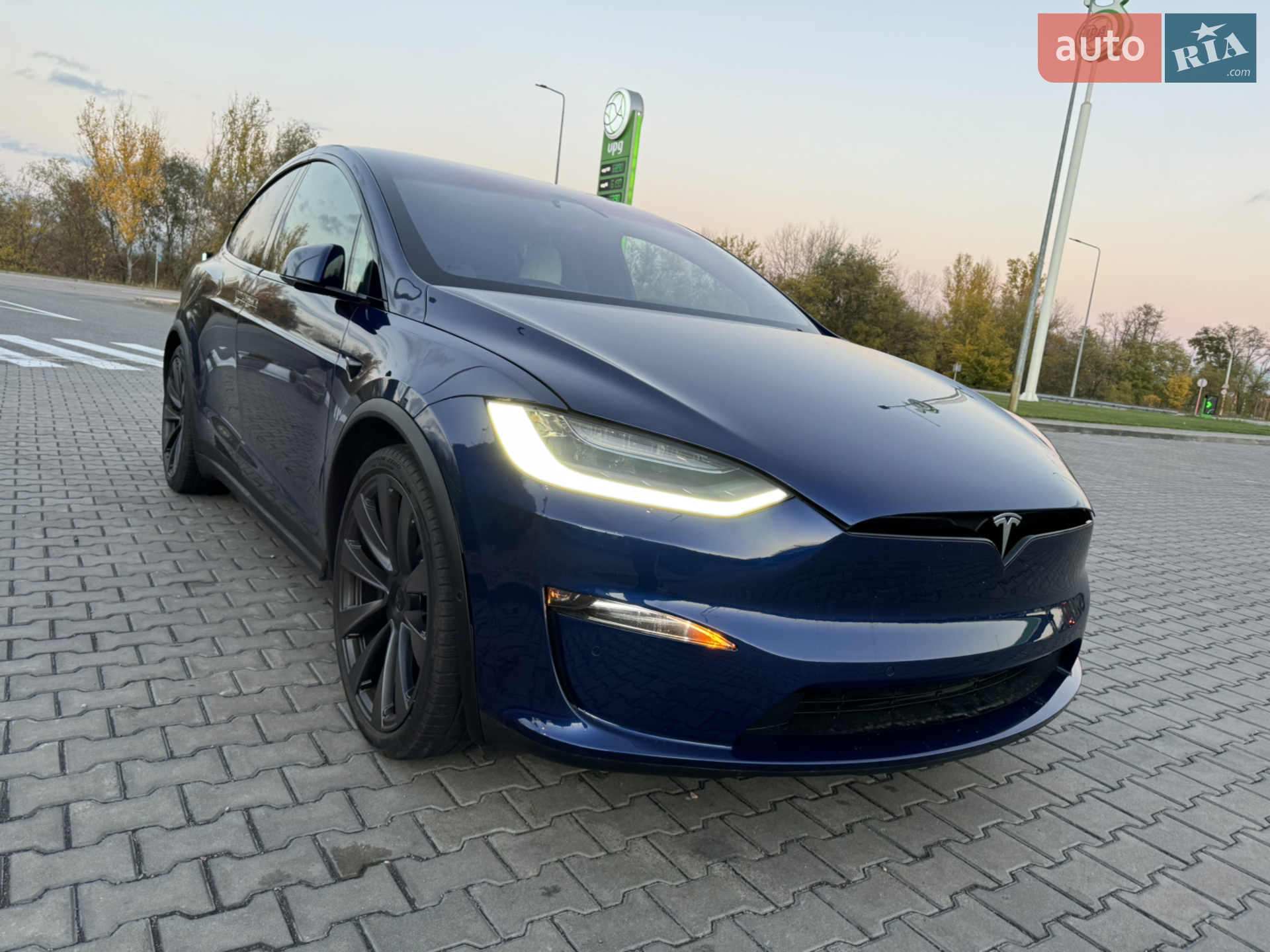 2022 Tesla Model X - мініатюра 3