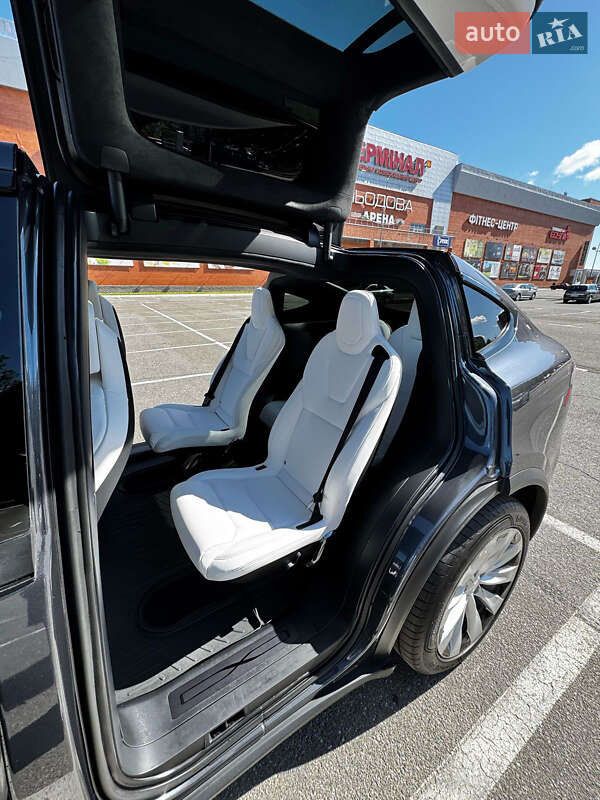 Позашляховик / Кросовер Tesla Model X 2019 в Києві фото 23 Позашляховик / Кросовер Tesla Model X 2019 в Києві