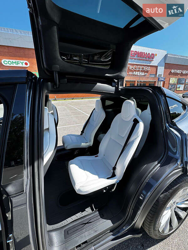 Позашляховик / Кросовер Tesla Model X 2019 в Києві фото 21 Позашляховик / Кросовер Tesla Model X 2019 в Києві