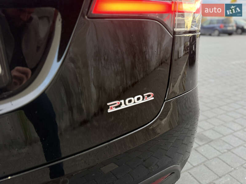 Позашляховик / Кросовер Tesla Model X 2017 в Львові