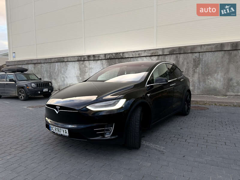 Позашляховик / Кросовер Tesla Model X 2017 в Львові