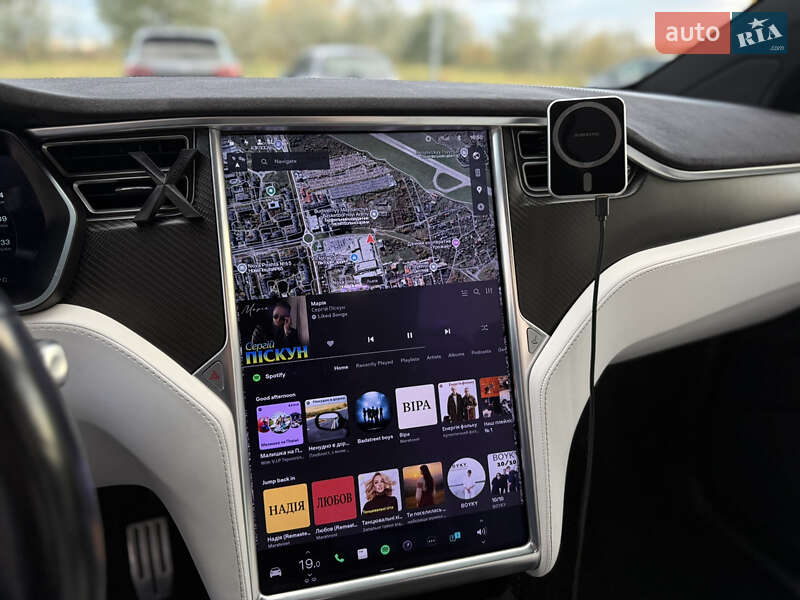 Позашляховик / Кросовер Tesla Model X 2017 в Львові