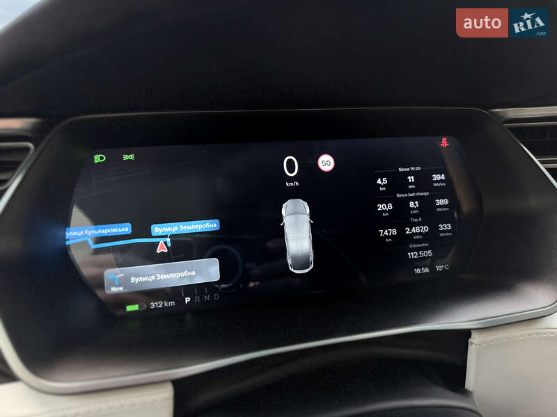 Позашляховик / Кросовер Tesla Model X 2017 в Львові