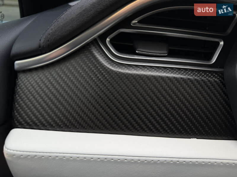 Позашляховик / Кросовер Tesla Model X 2017 в Львові