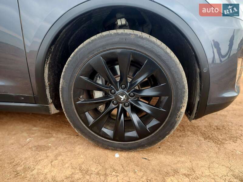 Внедорожник / Кроссовер Tesla Model X 2018 в Одессе